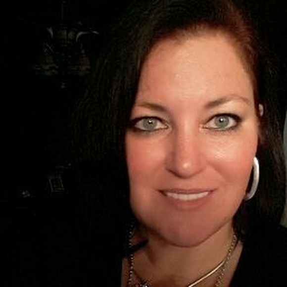 Meet your Posher, Michelle - Picture 1 of 1